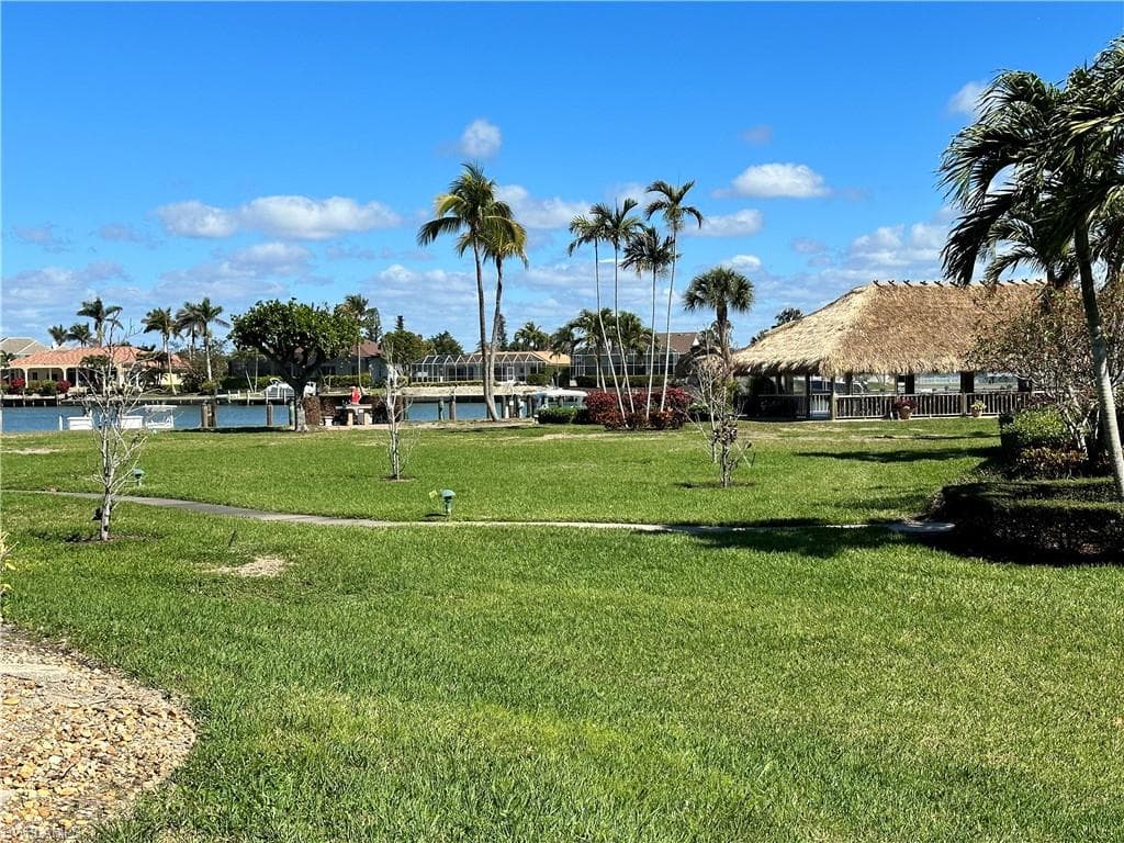 657 Seaview CT J2 MARCO ISLAND, FL 34145