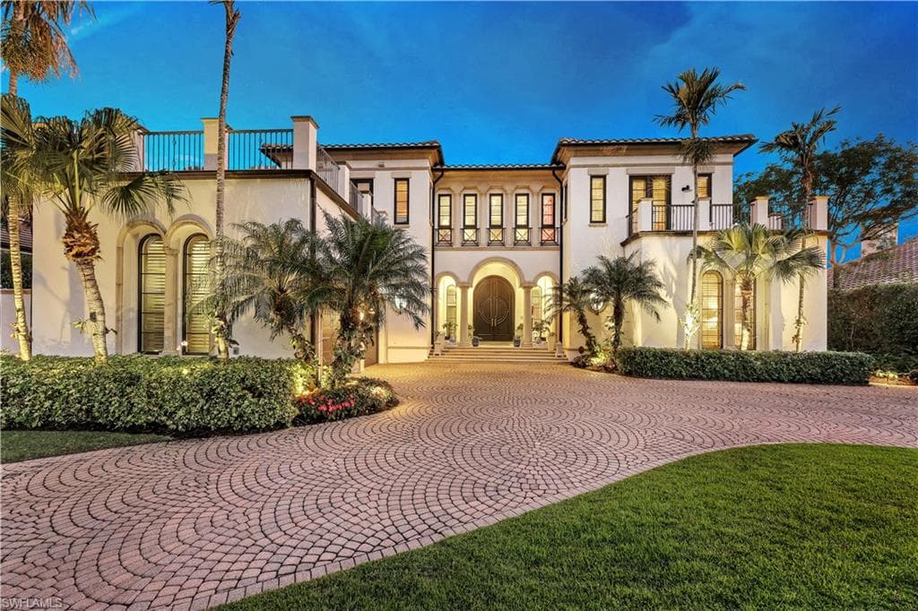 1450 Gulfstar DR S NAPLES, FL 34112