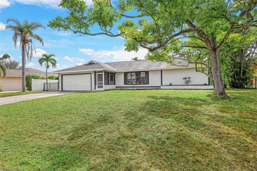 412 Gleason PKWY CAPE CORAL, FL 33914