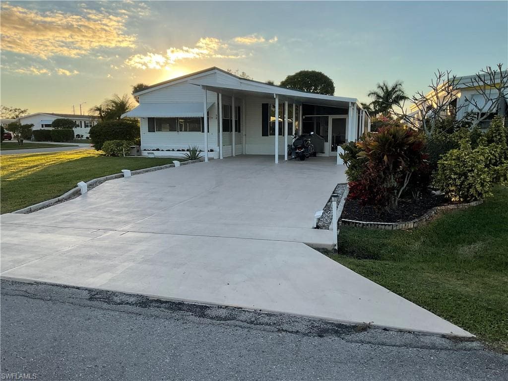 58 San Remo CIR NAPLES, FL 34112