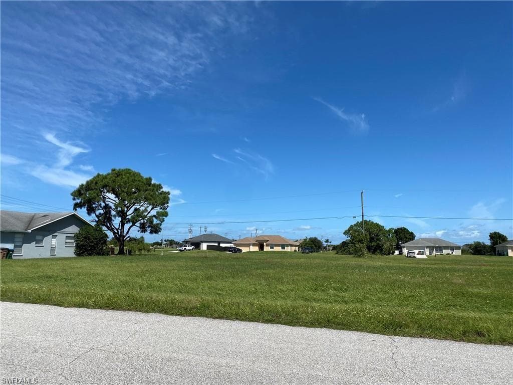 1623 NE 16th TER CAPE CORAL, FL 33909