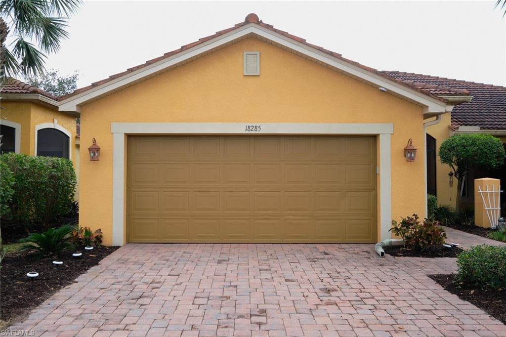 18285 Minorea LN LEHIGH ACRES, FL 33936