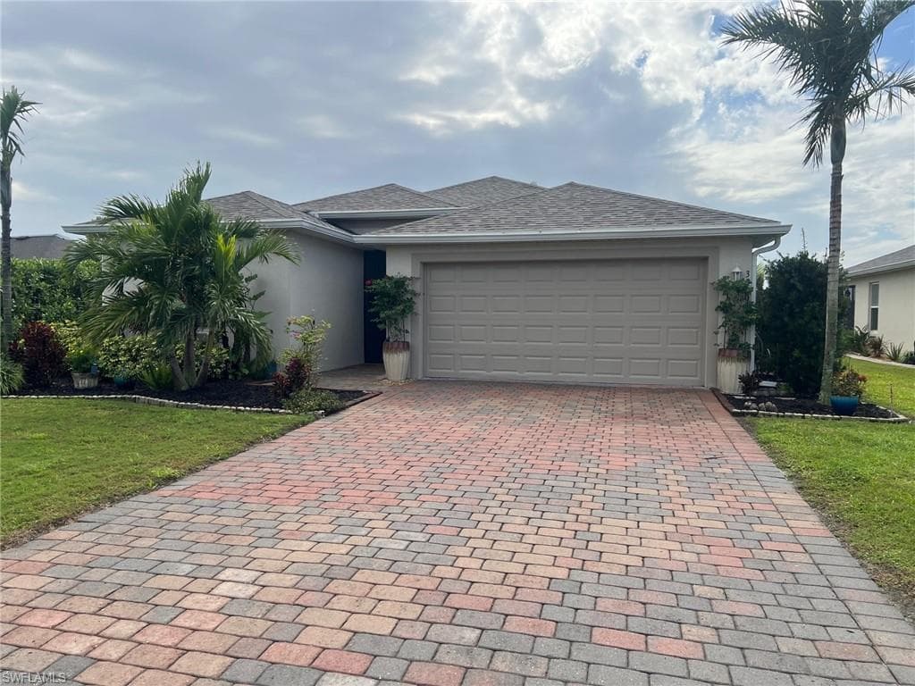 3500 ACAPULCO CIR CAPE CORAL, FL 33909