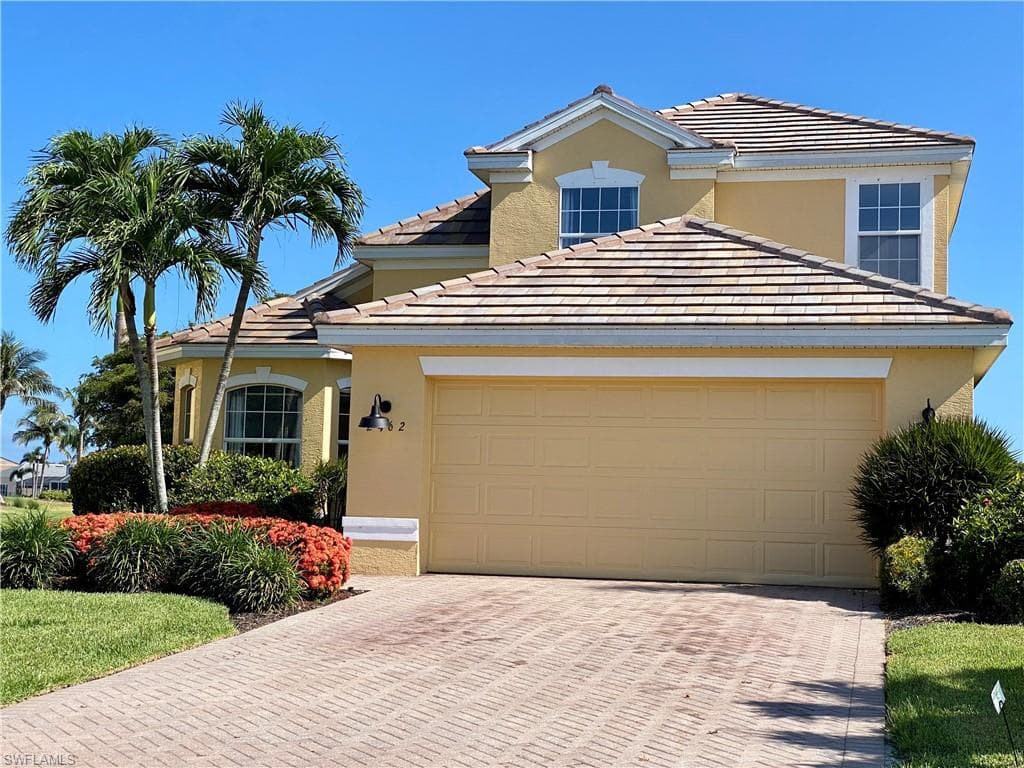 2462 Blackburn CIR CAPE CORAL, FL 33991