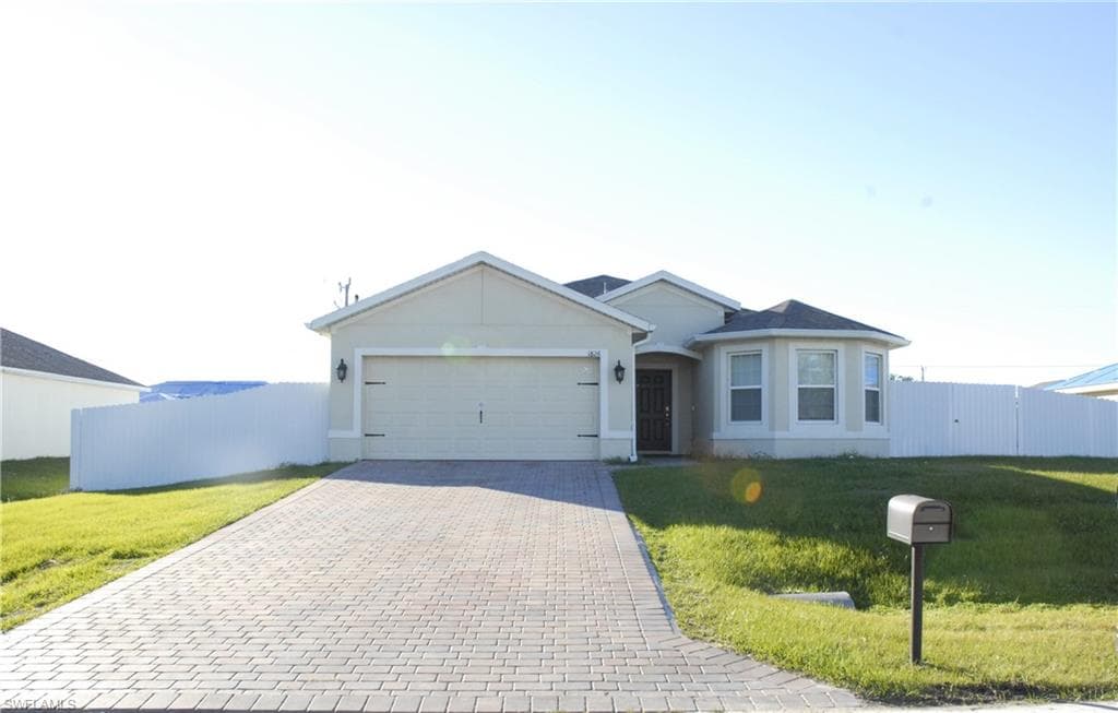 1826 NE 4th PL CAPE CORAL, FL 33909