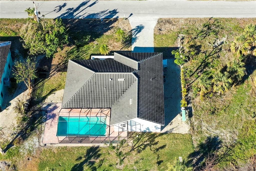 702 Durion CT SANIBEL, FL 33957
