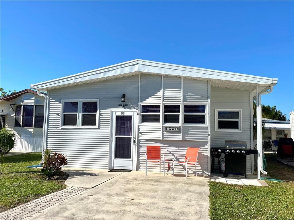 4550 Sawmill DR E ESTERO, FL 33928
