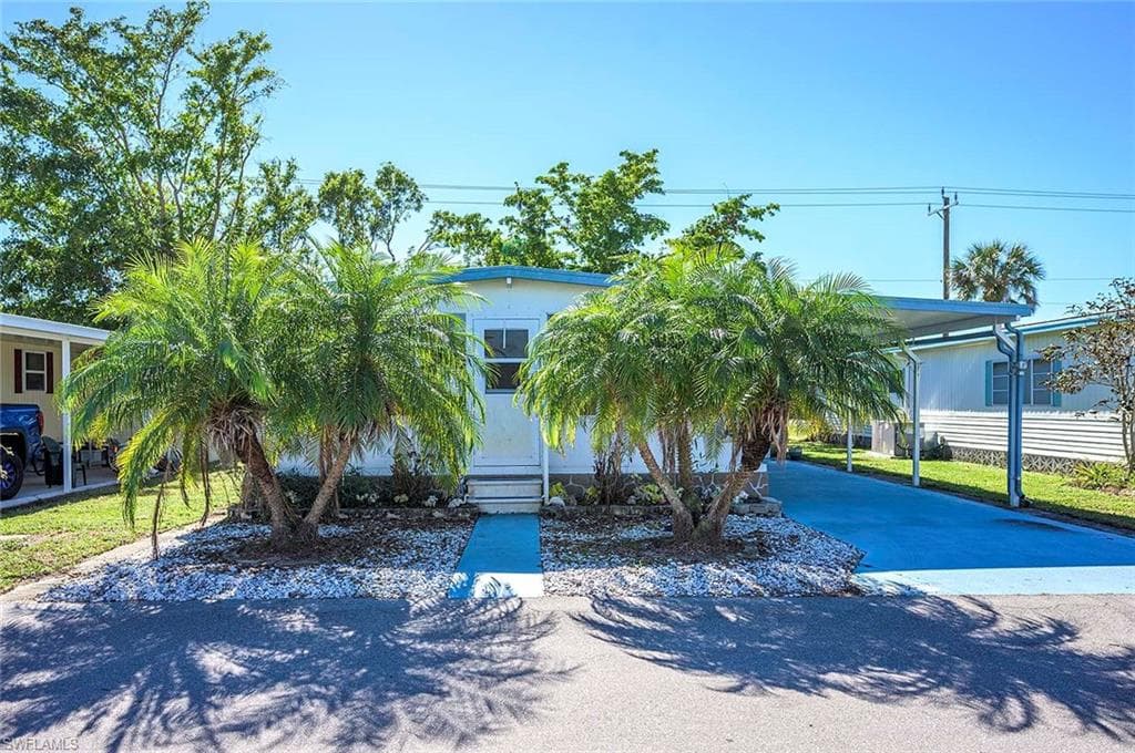 7 Poinsettia DR FORT MYERS, FL 33905
