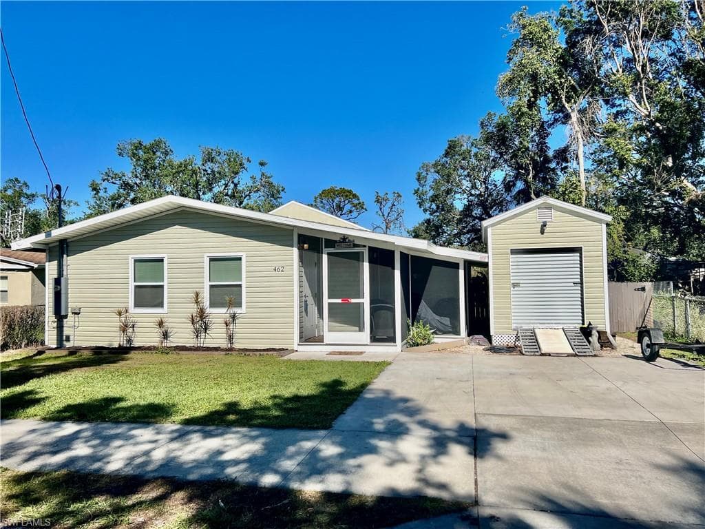 462 San Bernardino ST NORTH FORT MYERS, FL 33903