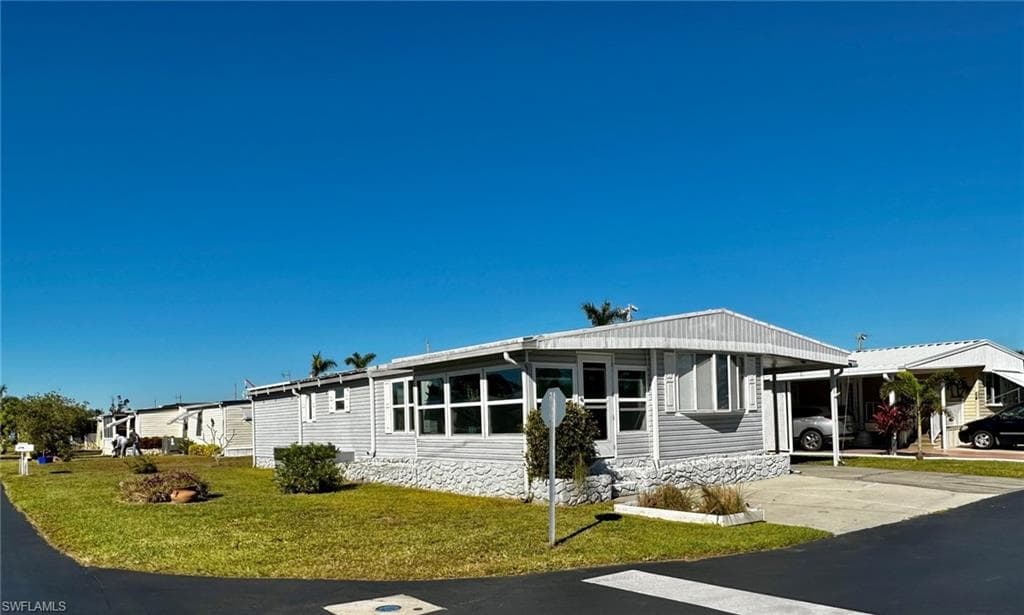 772 Roses LN NORTH FORT MYERS, FL 33917
