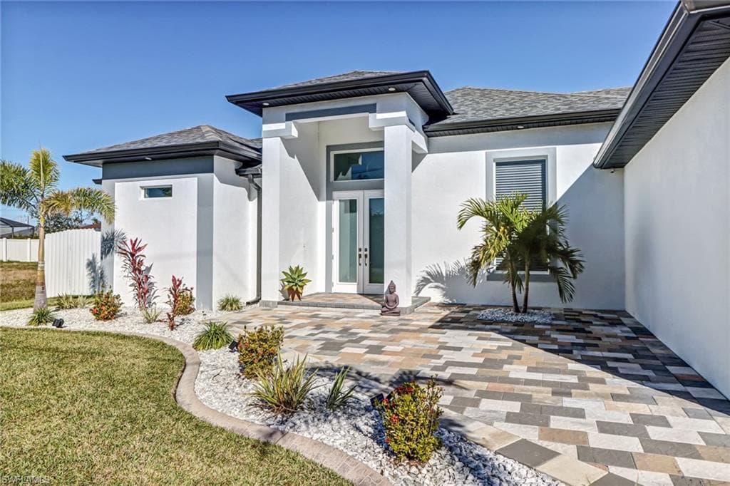 2215 SW 2nd LN CAPE CORAL, FL 33991