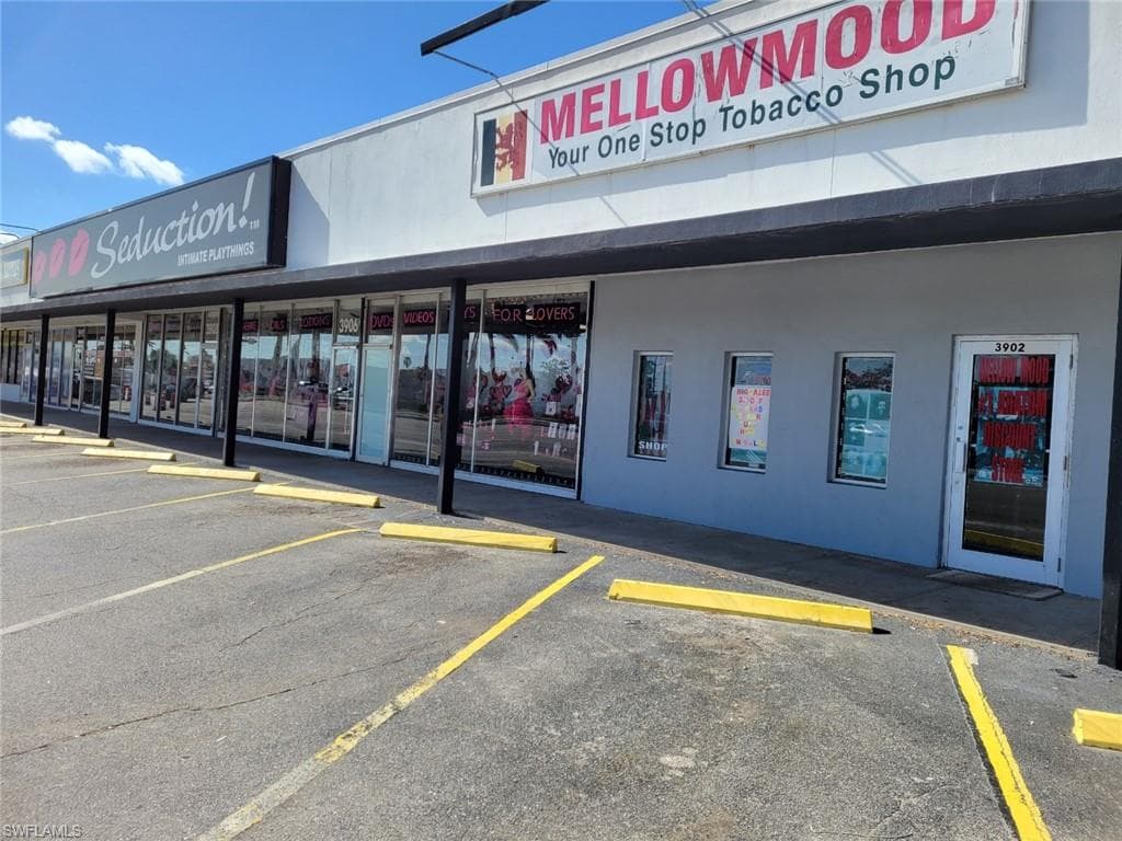 3902 Cleveland AVE FORT MYERS, FL 33901
