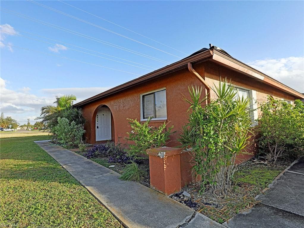 4415 SW Santa Barbara PL CAPE CORAL, FL 33914