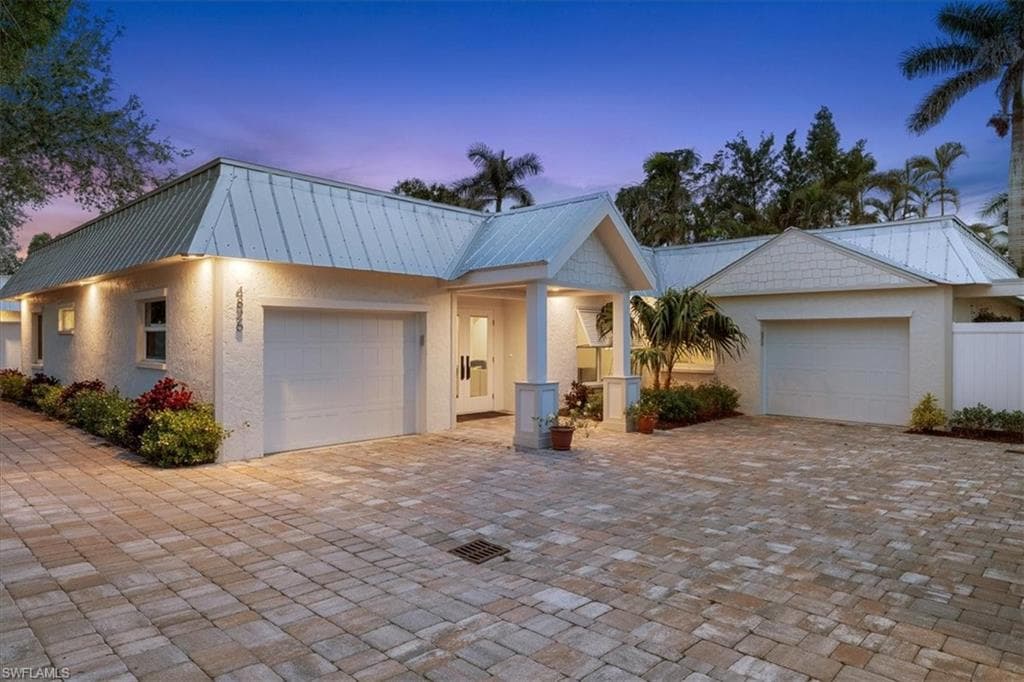 4826 West BLVD NAPLES, FL 34103