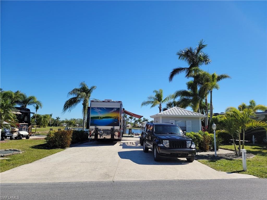 5691 Cypresswoods Resort DR FORT MYERS, FL 33905