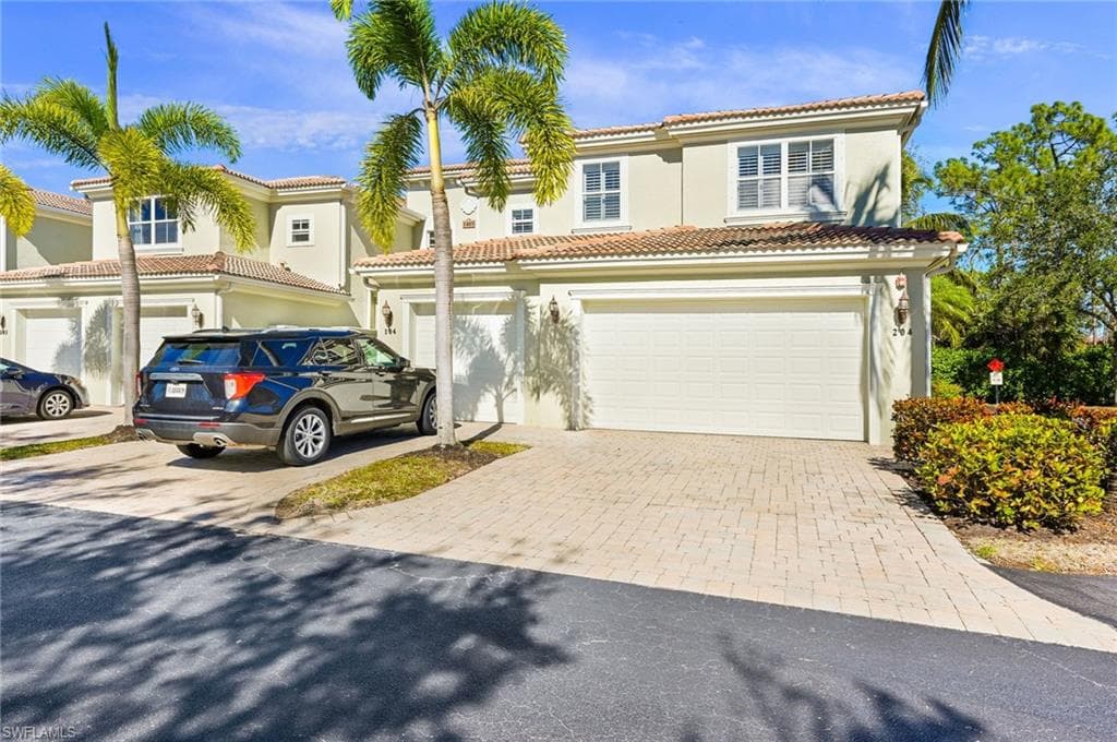 1405 Mariposa CIR 204 NAPLES, FL 34105