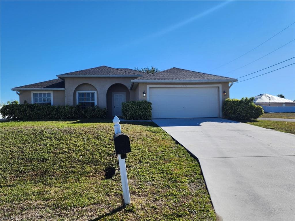1717 NE 16th PL CAPE CORAL, FL 33909