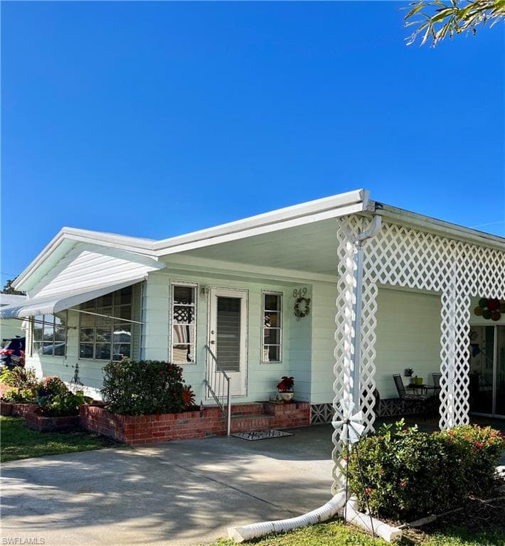 849 Holly Berry CT NORTH FORT MYERS, FL 33917