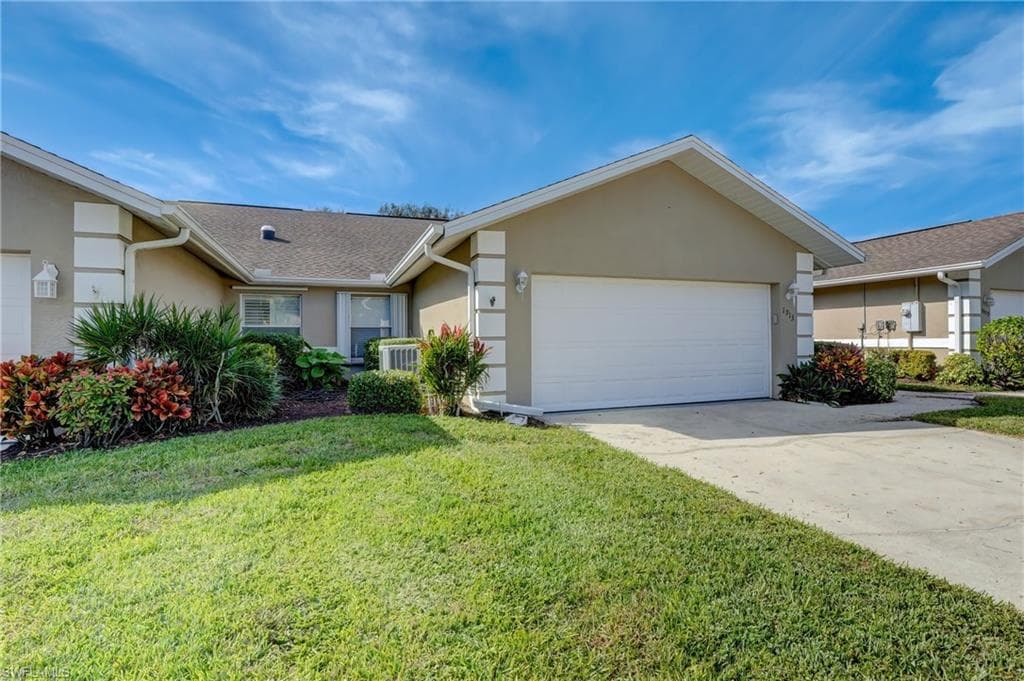 1913 Crown Pointe BLVD W NAPLES, FL 34112