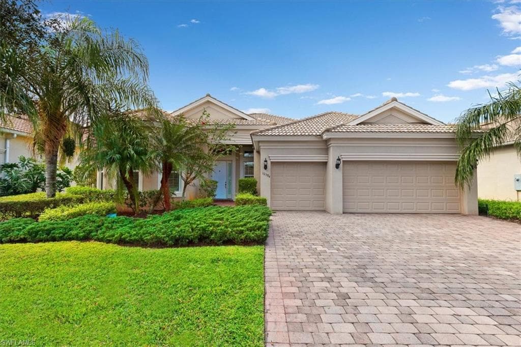 10384 Yorkstone DR BONITA SPRINGS, FL 34135