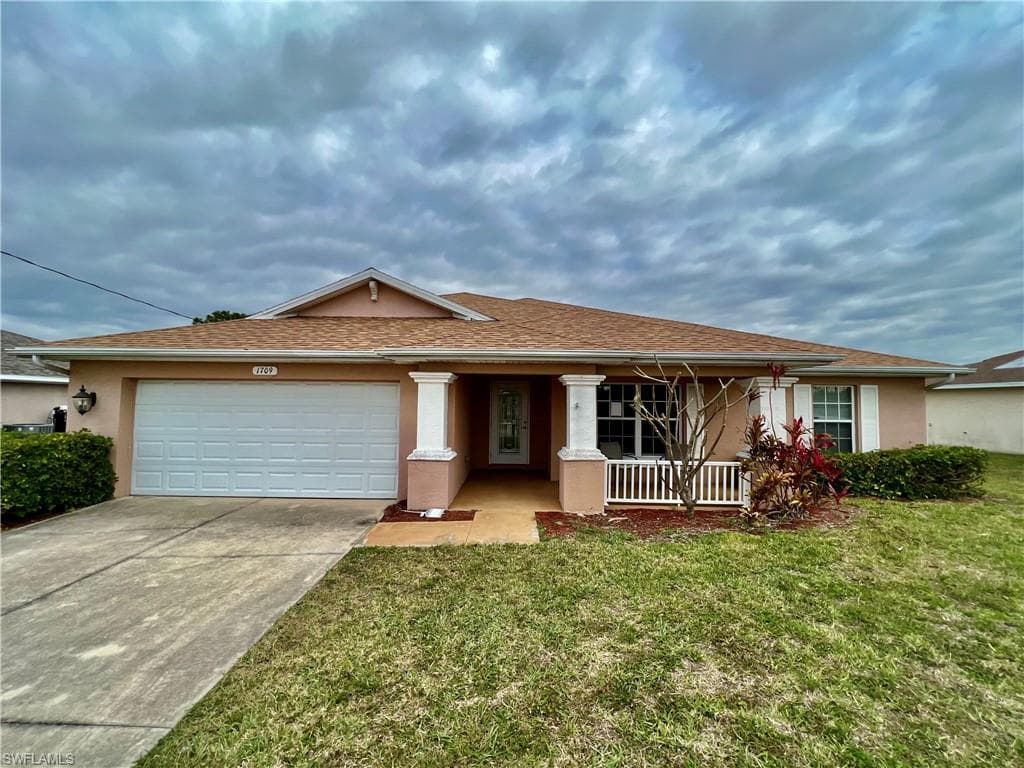1709 S Gator CIR CAPE CORAL, FL 33909