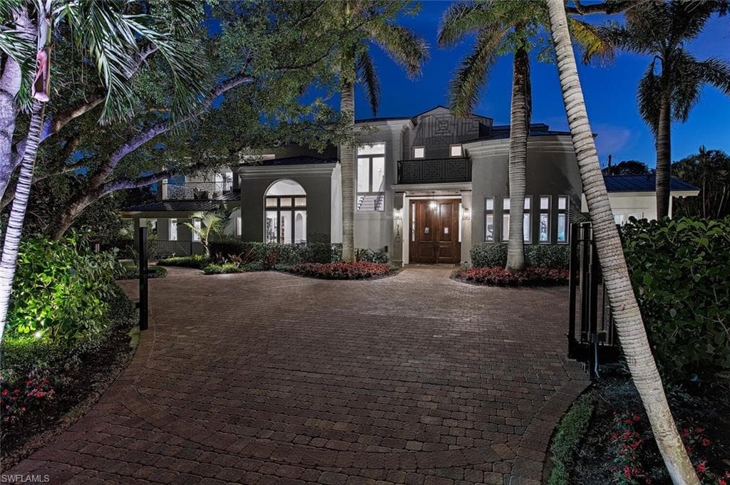 740 Coral DR NAPLES, FL 34102
