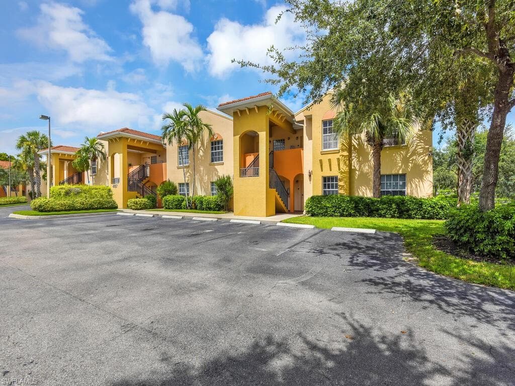4167 Castilla CIR 105 FORT MYERS, FL 33916