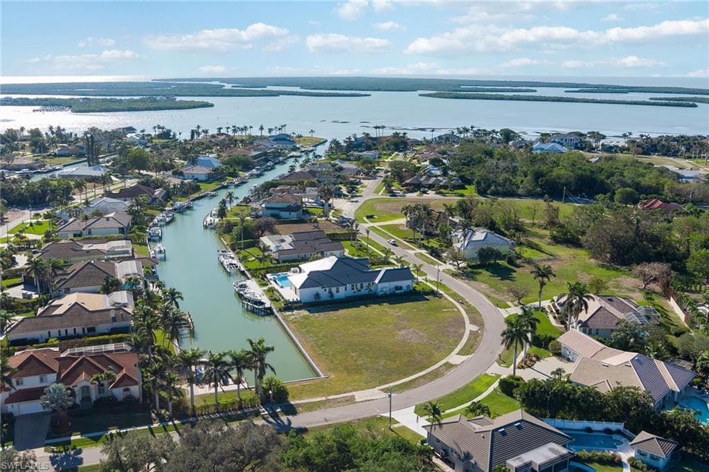 931 Inlet DR MARCO ISLAND, FL 34145