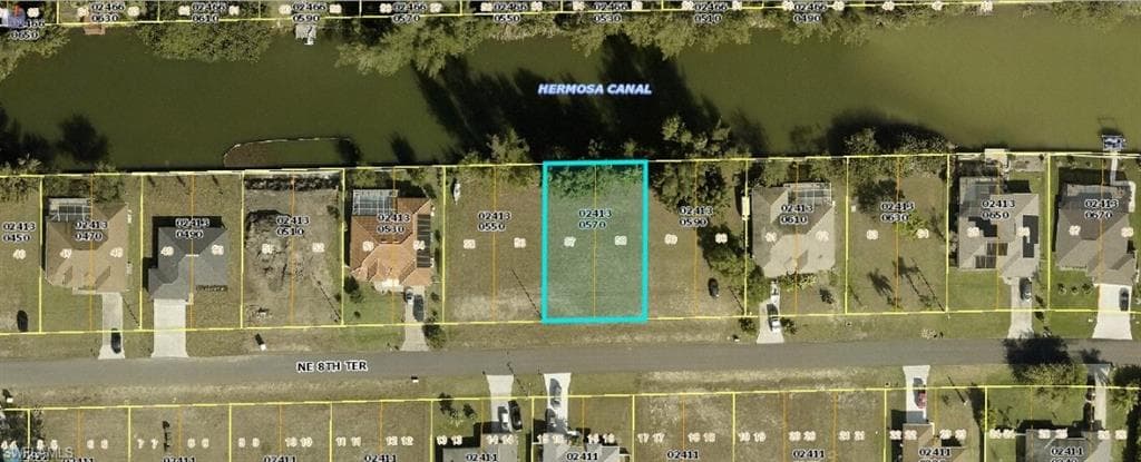 317 NE 8th TER CAPE CORAL, FL 33909