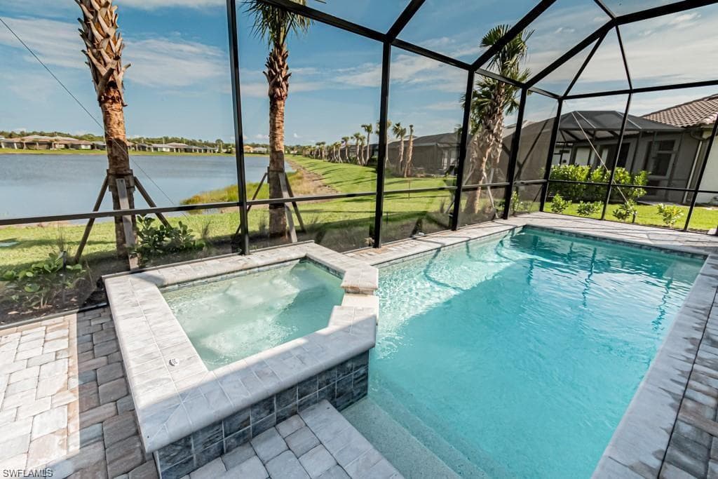 2037 Yellowfin CIR NAPLES, FL 34114