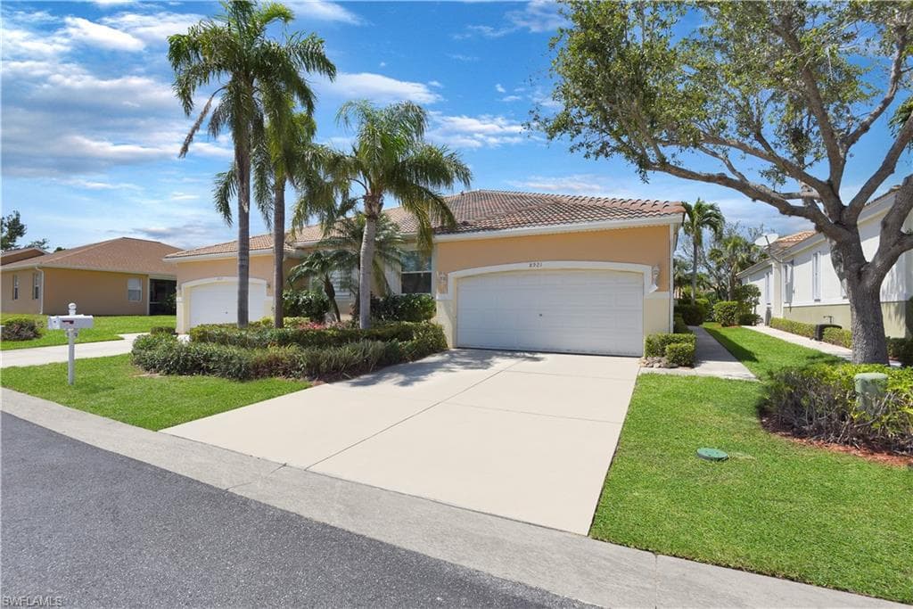8921 Baytowne LOOP FORT MYERS, FL 33908