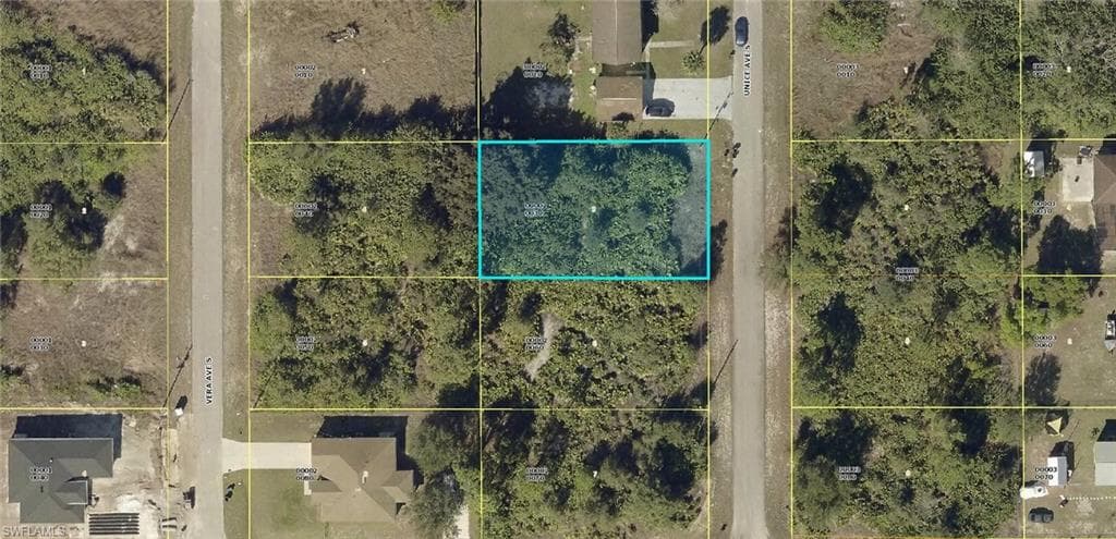 52 Unice AVE S LEHIGH ACRES, FL 33976