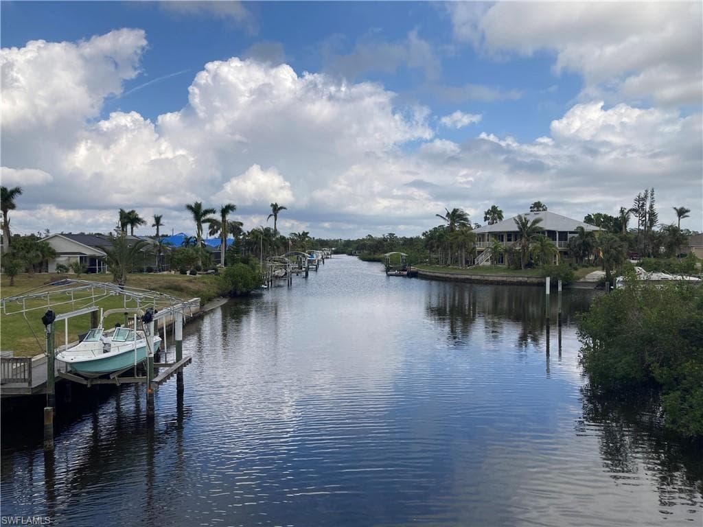 17407 Lake Worth BLVD PORT CHARLOTTE, FL 33948