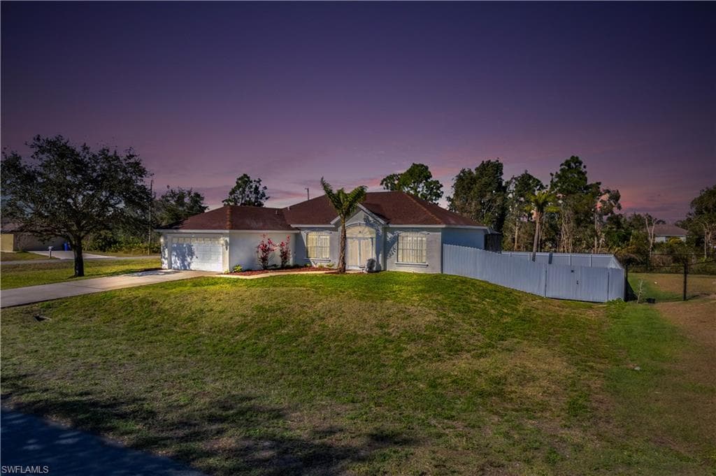 720 Zendor AVE FORT MYERS, FL 33913