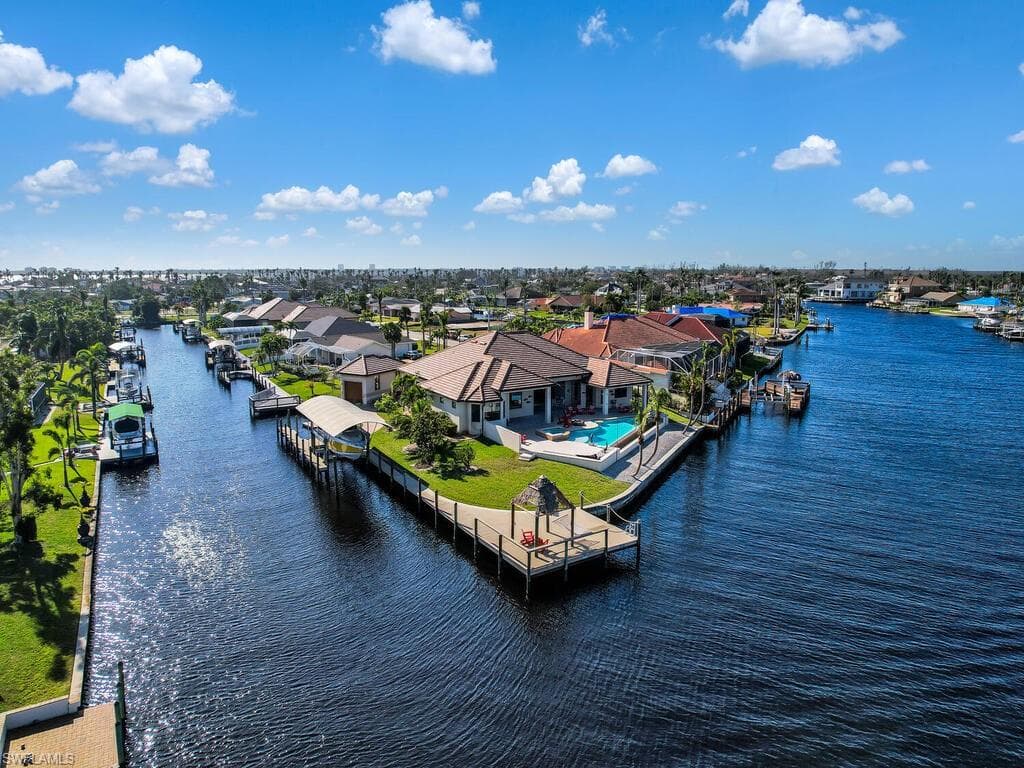 5211 Sarasota CT CAPE CORAL, FL 33904