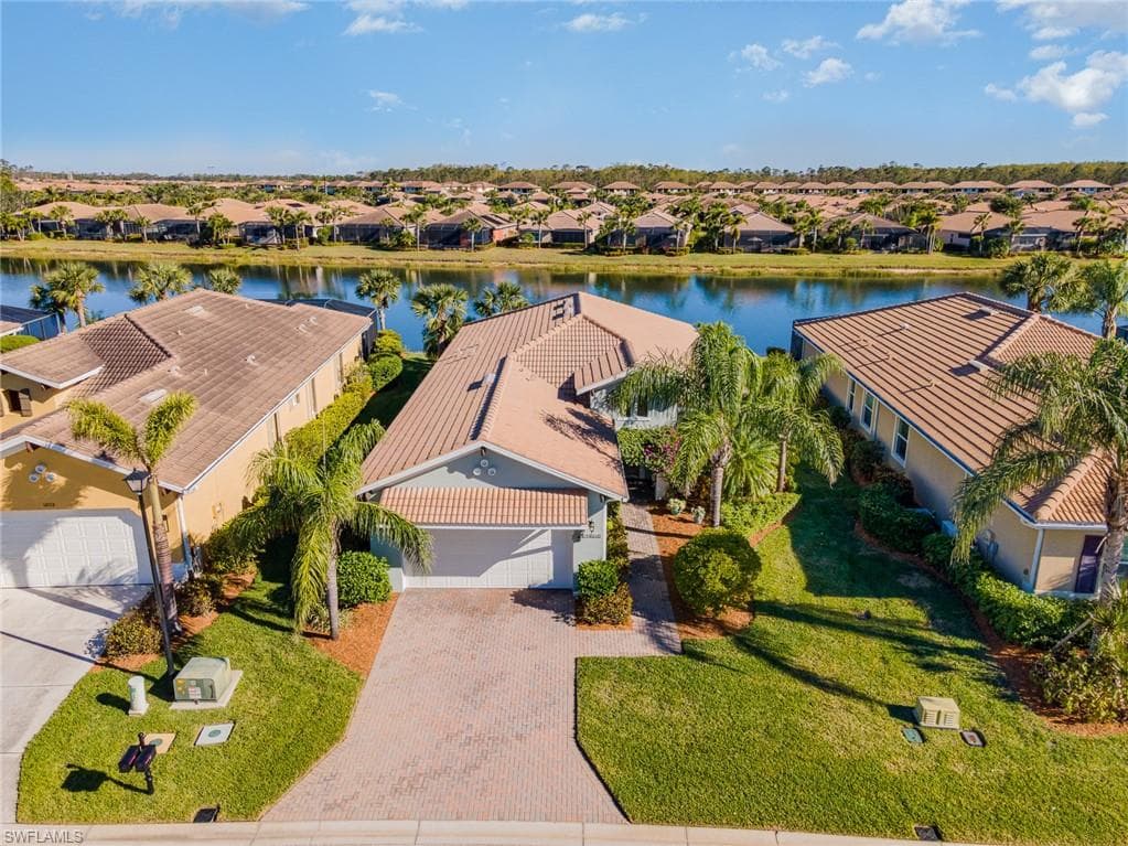 10515 Carena CIR FORT MYERS, FL 33913