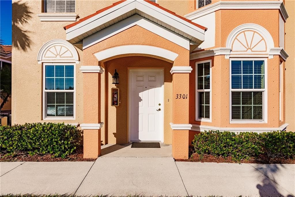 1763 Concordia Lake CIR 3301 CAPE CORAL, FL 33909