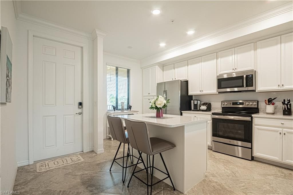 9590 Trevi CT 5324 NAPLES, FL 34113