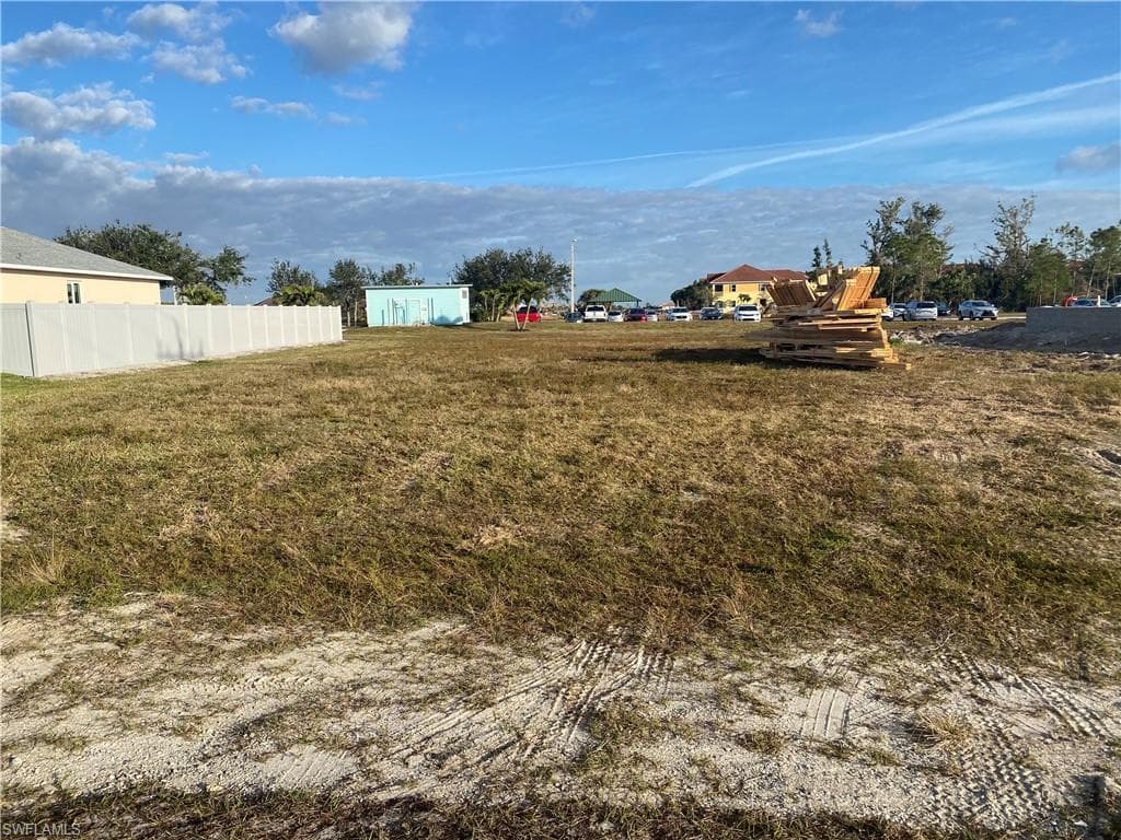 3221 SW 3rd TER CAPE CORAL, FL 33991