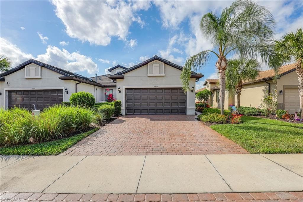 7611 Jacaranda LN NAPLES, FL 34114
