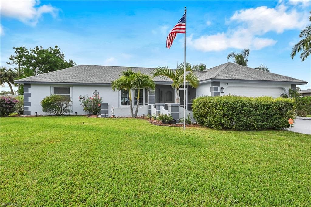 305 Lincoln AVE LEHIGH ACRES, FL 33936