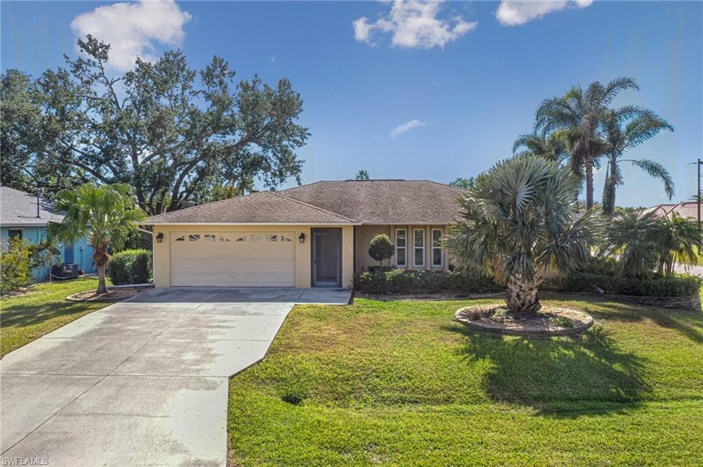 2216 SE 8th TER CAPE CORAL, FL 33990