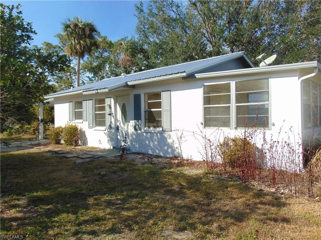 312 Stanford ST LEHIGH ACRES, FL 33936