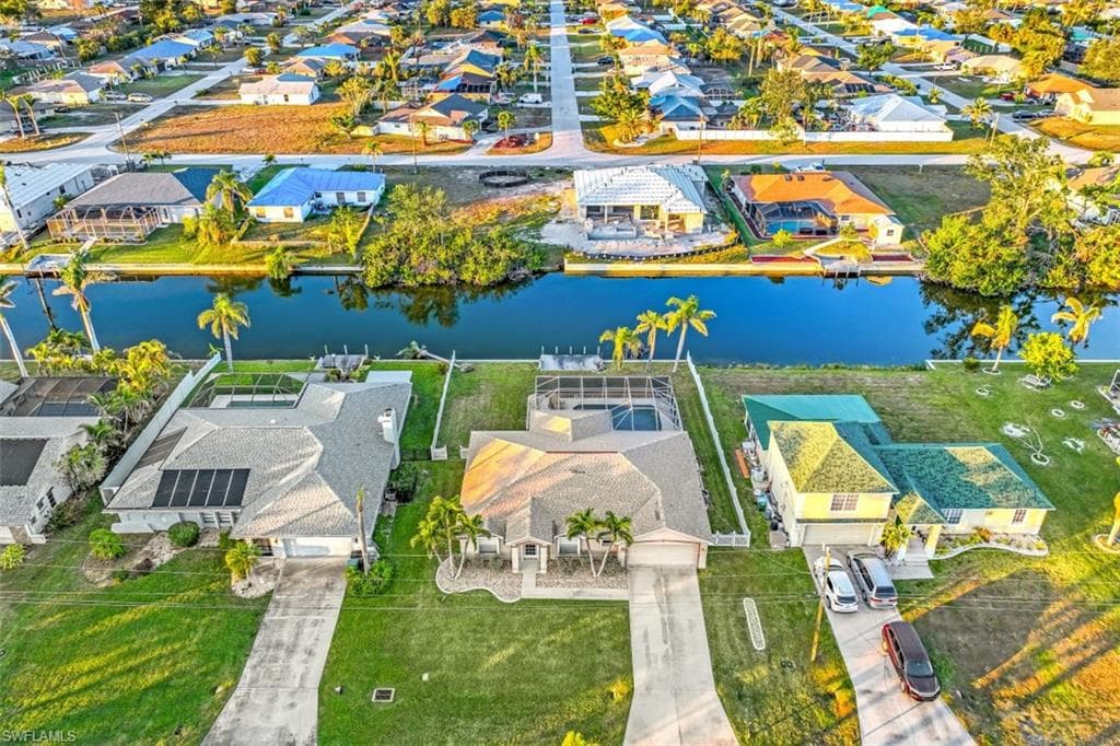 615 SW 39th TER CAPE CORAL, FL 33914