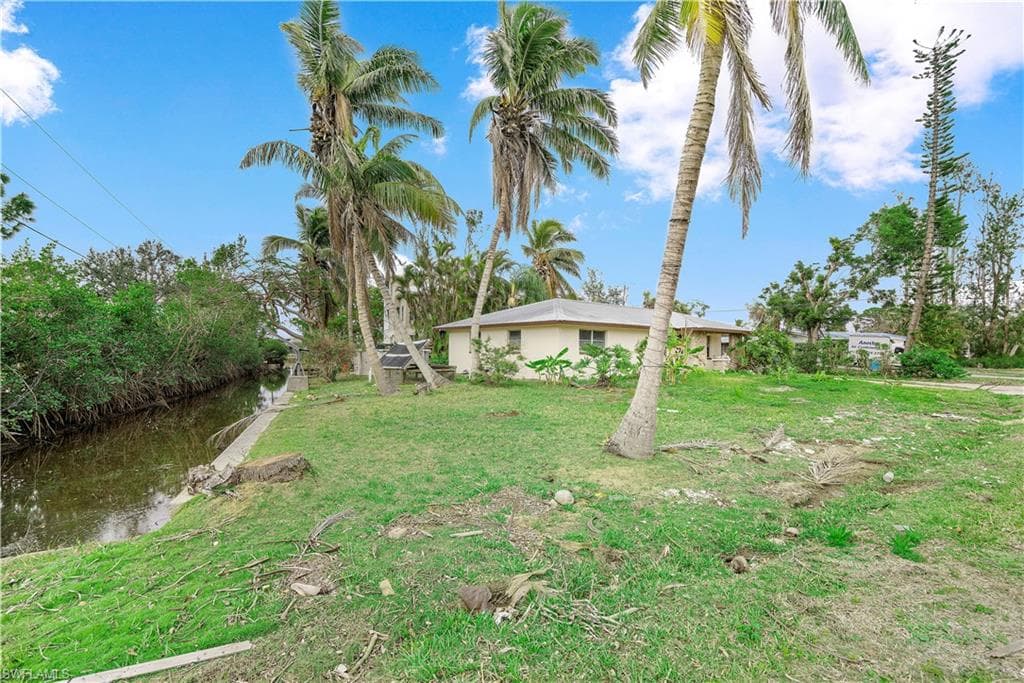 18296 Pioneer RD W FORT MYERS, FL 33908