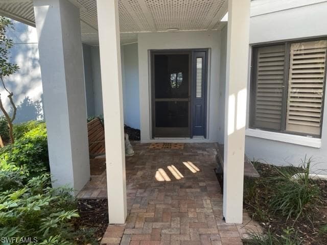 201 Courtside DR B-101 NAPLES, FL 34105