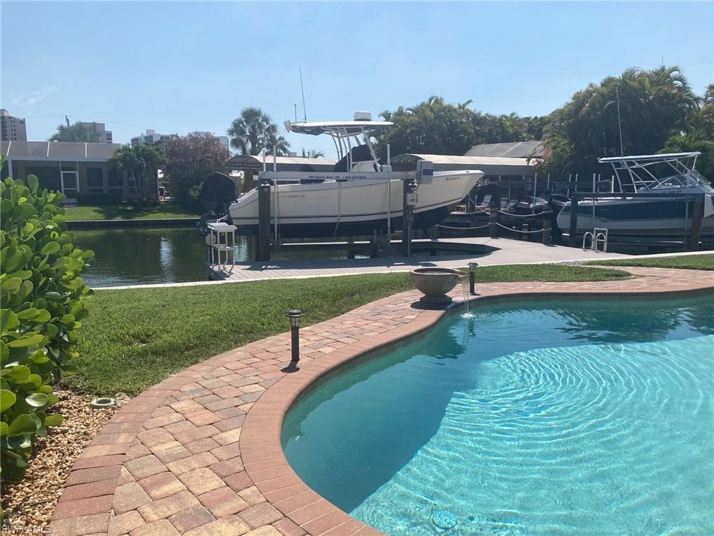 2 Sunview BLVD FORT MYERS BEACH, FL 33931