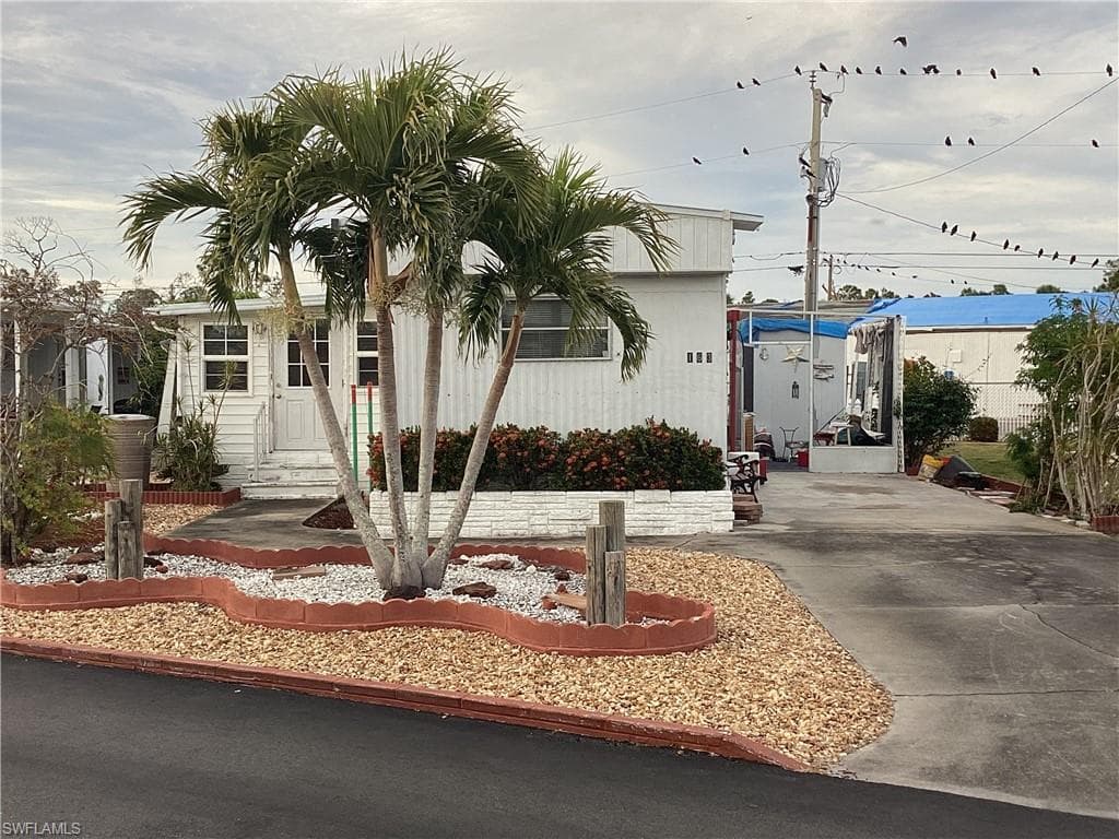 163 Overland TRL NORTH FORT MYERS, FL 33917