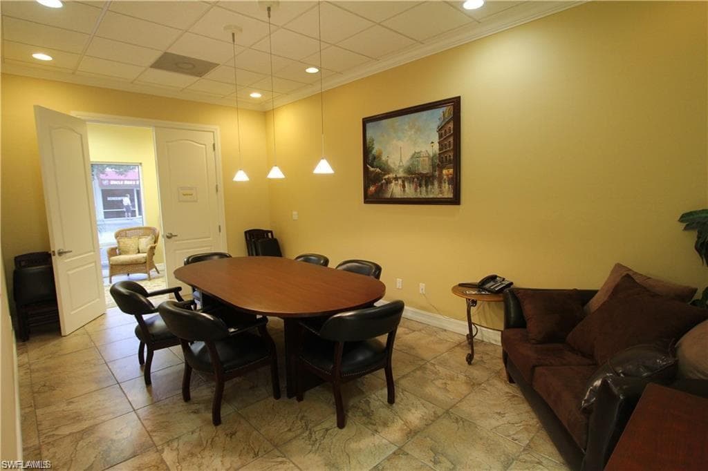 5401 Taylor RD 200-4 NAPLES, FL 34109