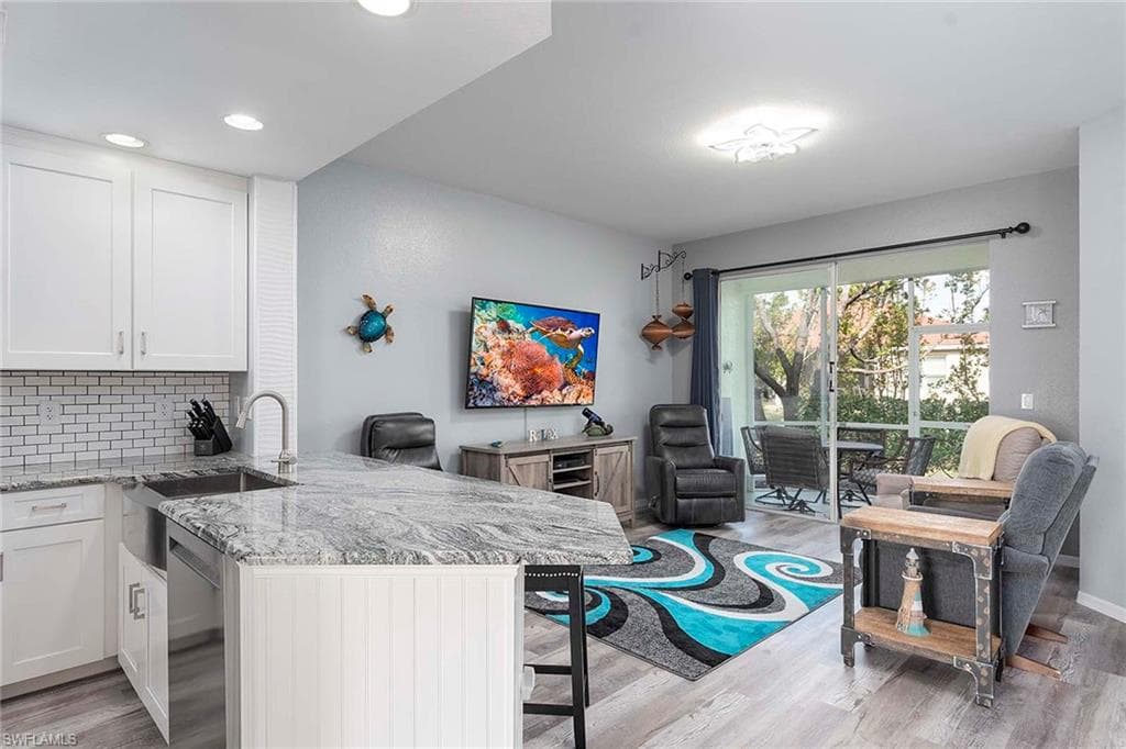 4247 Liron AVE 102 FORT MYERS, FL 33916
